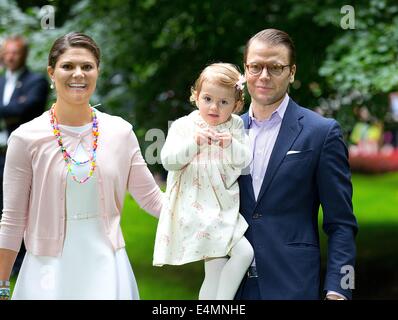 Solliden, 14-07-2014 Crown Princess Victoria, Prince Daniel e la principessa Estelle trentasettesimo compleanno della Principessa Ereditaria Vittoria di Svezia presso il castello di Solliden RPE/Albert Nieboer// /dpa - NESSUN SERVIZIO DI FILO- /dpa - Nessun servizio di filo- Foto Stock