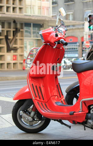 Motorino rosso Foto Stock