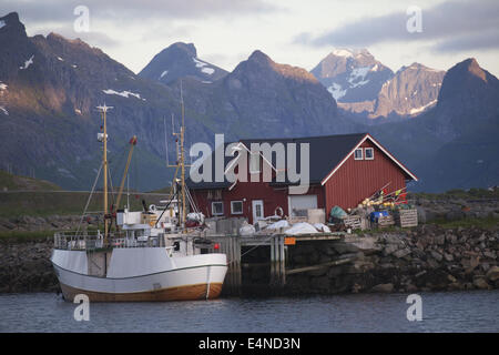 La pesca cutter in Ramberg, Norvegia Foto Stock