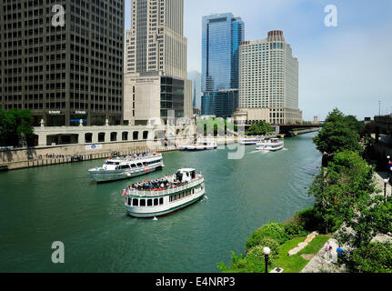 Architectural Tour in Barca crociera sul fiume Chicago. Foto Stock