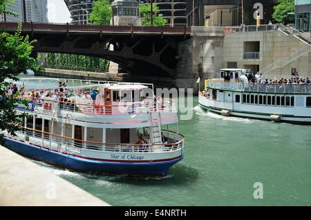 Architectural Tour in Barca crociera sul fiume Chicago. Foto Stock