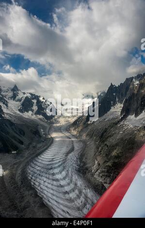 Visite turistiche volo in aeroplano sopra il massiccio del Monte Bianco, Rhone-Alp[es regione, Francia Foto Stock