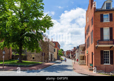 Visualizzare fino High Street nel quartiere storico di harpers Ferry, harpers Ferry National Historical Park, West Virginia, USA Foto Stock