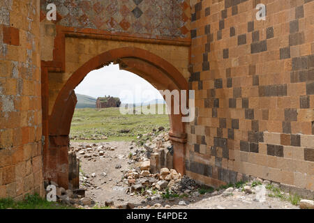 La molla porta Kapisi Hıdrellez, mura, ex capitale armena Ani, Kars, Via della Seta, Anatolia Orientale Regione, Anatolia Foto Stock