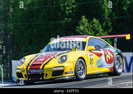 Toronto, può., 12 lug 2014 - La Mobil 1 SportsCar Grand Prix è in corso al Canadian Tire Motorsport Park in Bowmanville, a est di Toronto. Foto Stock