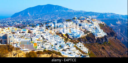 Celebre architettura viste città Santorini, Grecia Foto Stock