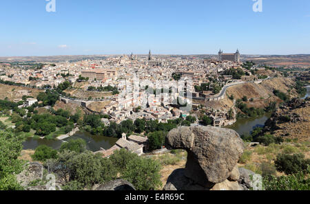 Vista sulla città vecchia di Toledo, Castilla-La Mancha, in Spagna Foto Stock