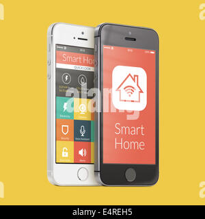Bianco e nero smartphone con smart home applicazione sullo schermo su giallo. Per accedere a tutti i comandi della tua casa Foto Stock