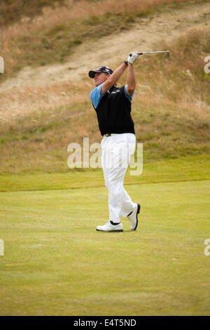 Hoylake, UK. 16 Luglio, 2014. L'Open di Golf Paul Lawrie tenendo girato sul foro xiv al Royal Liverpool Golf, Merseyside, Regno Unito Foto Stock