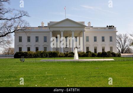 Washington, DC: Nord davanti alla Casa Bianca con il suo grande portico e la porta di entrata Foto Stock