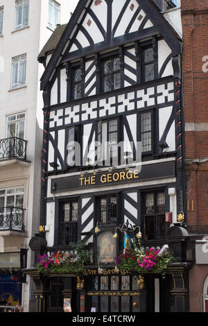 Il George pub sullo Strand, Londra Foto Stock