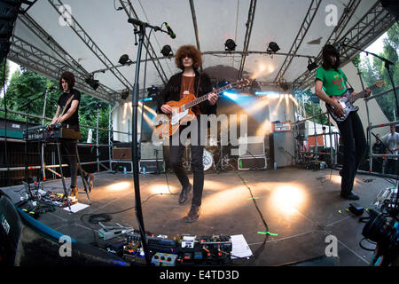 Segrate Milano Italia. Il 15 luglio 2014. Il British rock psichedelico templi band suona dal vivo presso il Circolo Magnolia durante 'ONU Altro Festival 2014' Credito: Rodolfo Sassano/Alamy Live News Foto Stock