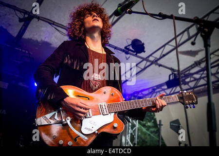 Segrate Milano Italia. Il 15 luglio 2014. Il British rock psichedelico templi band suona dal vivo presso il Circolo Magnolia durante 'ONU Altro Festival 2014' Credito: Rodolfo Sassano/Alamy Live News Foto Stock