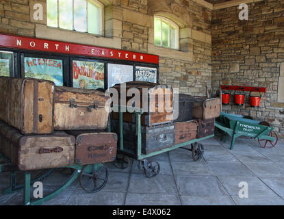 Sala di attesa presso la stazione ferroviaria di Beamish Open Air museo vivente. Foto Stock