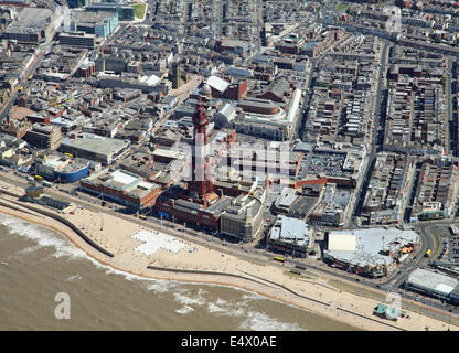 Vista aerea della Torre di Blackpool e dal lungomare, REGNO UNITO Foto Stock