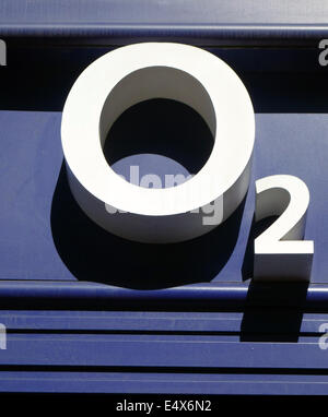 Sign on o2 mobile phone shop, Londra Foto Stock
