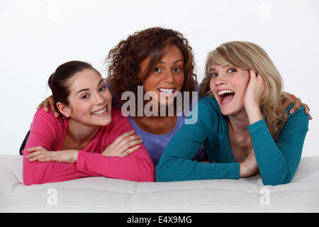 Ritratto di tre amiche felice Foto Stock