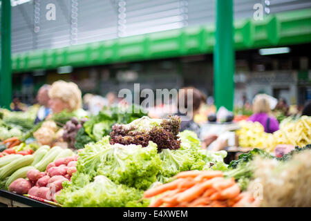 Ortaggi freschi sul mercato Foto Stock