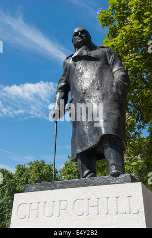 Winston Churchill Statua in Londra England Regno Unito Foto Stock