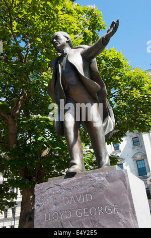 David Lloyd George Statua in piazza del Parlamento a Londra England Regno Unito Foto Stock