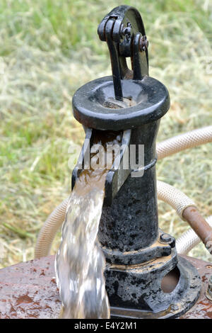 pompa acqua ferro Foto Stock