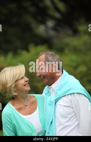 Felice romantico Coppia senior Foto Stock