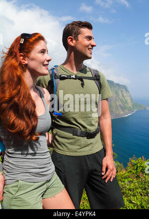 Gli escursionisti sopra Waipio Valley Foto Stock