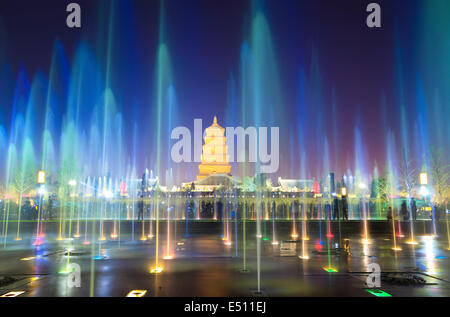 Bellissime fontane di notte in Xian Foto Stock