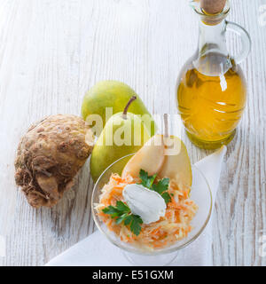 Insalata di sedano con pera Foto Stock