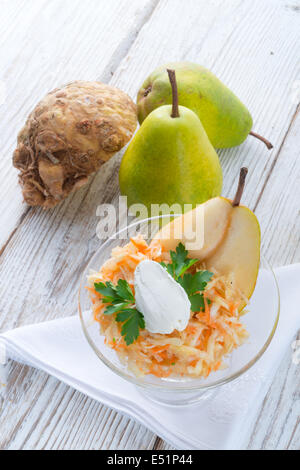 Insalata di sedano con pera Foto Stock