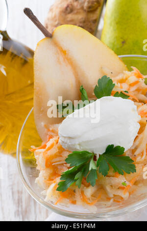 Insalata di sedano con pera Foto Stock