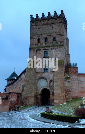 Torre del vecchio castello in città Lutsk Foto Stock