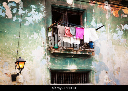 Asciugatura sul balcone Foto Stock
