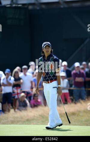 Ryo Ishikawa (JPN), 17 luglio 2014 - Golf : Ryo Ishikawa del Giappone putts nel secondo foro durante il primo round del 143British Open Championship al Royal Liverpool Golf Club a Milton Keynes, Inghilterra. (Foto di Koji Aoki/AFLO SPORT) Foto Stock