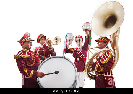 Bandwalas giocando sui loro strumenti Foto Stock