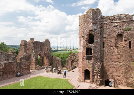 Norman xi secolo Goodrich Castello nella valle del Wye, Herefordshire, England, Regno Unito Foto Stock