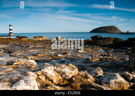 Autunno mattina al faro Penmon, Anglesey Wales UK Foto Stock