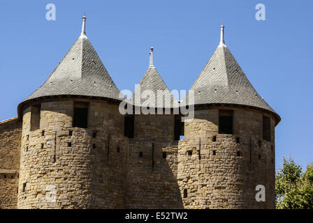 Le pareti esterne delle porte Narbonnaise a Carcassonne in Francia Foto Stock