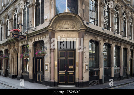 Il Cafe Royal oyster bar e pub tradizionali su West Register Street, Edimburgo Foto Stock