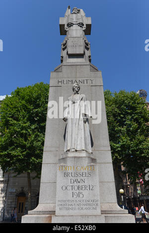 St Martin's Place, Londra, Regno Unito. Il 18 luglio 2014. L Edith Cavell Memorial, uno dei sei guerra mondiale 1 memoriali per essere dato grado 1 stato elencati nell'yera Centenario dell inizio della Grande Guerra. Credito: Matteo Chattle/Alamy Live News Foto Stock