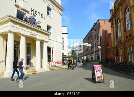 Regent Hotel, la sfilata, Royal Leamington Spa Warwickshire, Inghilterra, Regno Unito Foto Stock