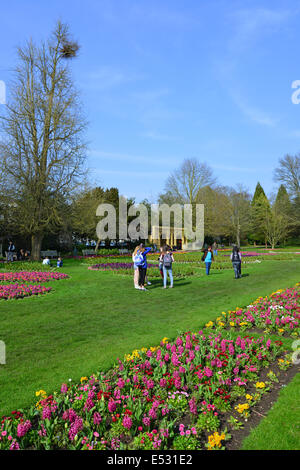 Giardini inferiori, Jephson Gardens, Royal Leamington Spa Warwickshire, Inghilterra, Regno Unito Foto Stock