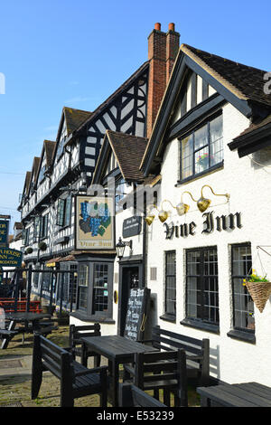 Xv secolo Tudor House & Vine Inn West Street, Warwick, Warwickshire, Inghilterra, Regno Unito Foto Stock