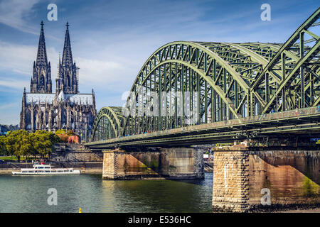 Colonia, Germania oltre il Fiume Reno. Foto Stock