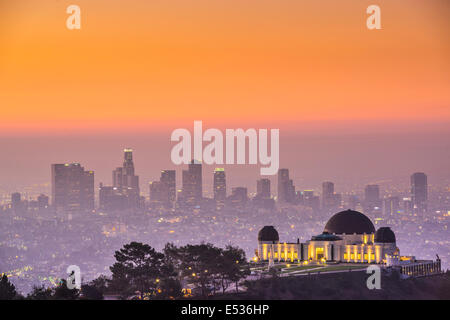 Los Angeles, California, Stati Uniti d'America skyline del centro Da Griffith Park. Foto Stock