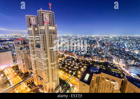 Tokyo, Giappone edifici per uffici a Shinjuku. Foto Stock