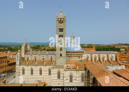 Dalla cima di il Museo dell'Opera del Duomo. Il migliore punto di osservazione di Siena. Un panorama mozzafiato con vista su Sie Foto Stock