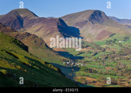 Splendida vista sulla valle di Newlands da Catbells Near Keswick, Lake District, Cumbria, Regno Unito Foto Stock