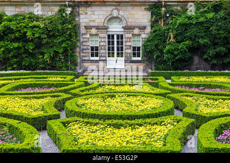 Dettaglio del giardino di casa Pollok, Pollok Park, Glasgow, Strathclyde, Scozia, la casa è stata costruita nel XVIII secolo. Foto Stock