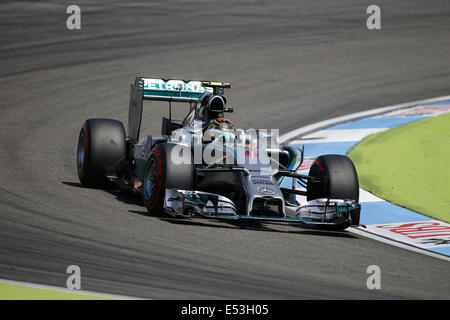 Hockenheim, Germania. 19 Luglio, 2014. NICO ROSBERG della Germania e la Mercedes AMG Petronas F1 unità di squadra durante la sessione di qualifiche della Formula 1 Gran Premio di Germania 2014 al Hockenheim-Ring di Hockenheim, in Germania Credito: James Gasperotti/ZUMA filo/Alamy Live News Foto Stock